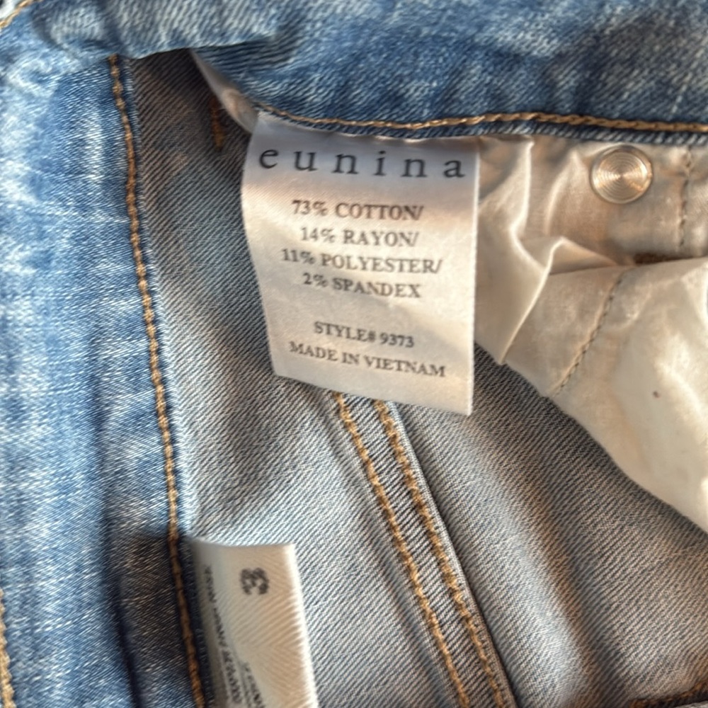 Women's Light Blue Distressed Jeans - Picture 3 of 4